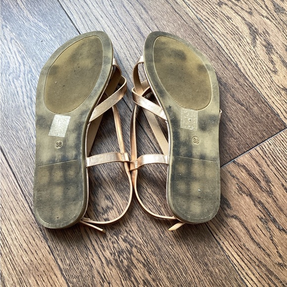 Taxi Metallic Sandals - Picture 3 of 4